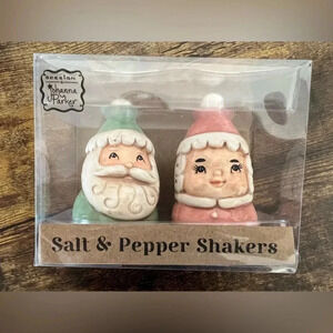 Johanna Parker | Sant & Mrs. Claus Salt & Pepper Shaker set.